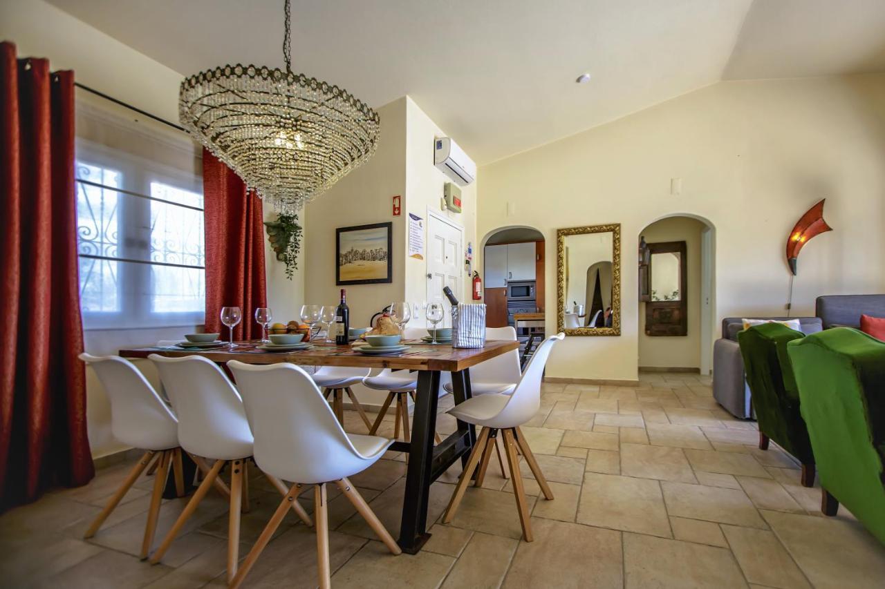 Villa Yvonne,Private Pool,Private Parking 1,7 Km From The Beatch Albufeira Dış mekan fotoğraf